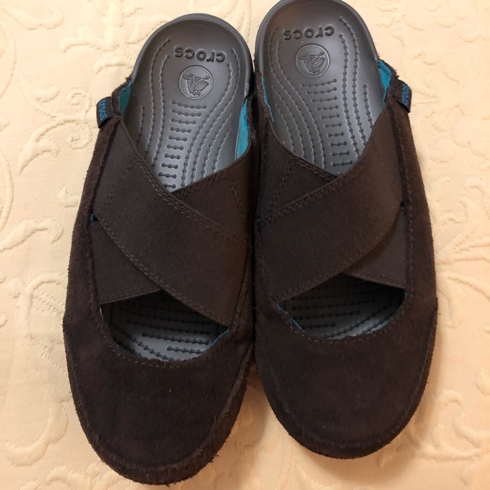 Crocs size 6